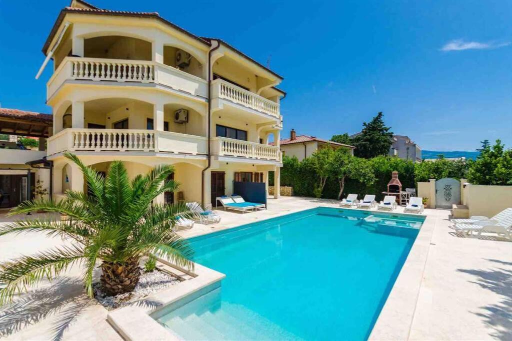 Stanic With Pool Apartman